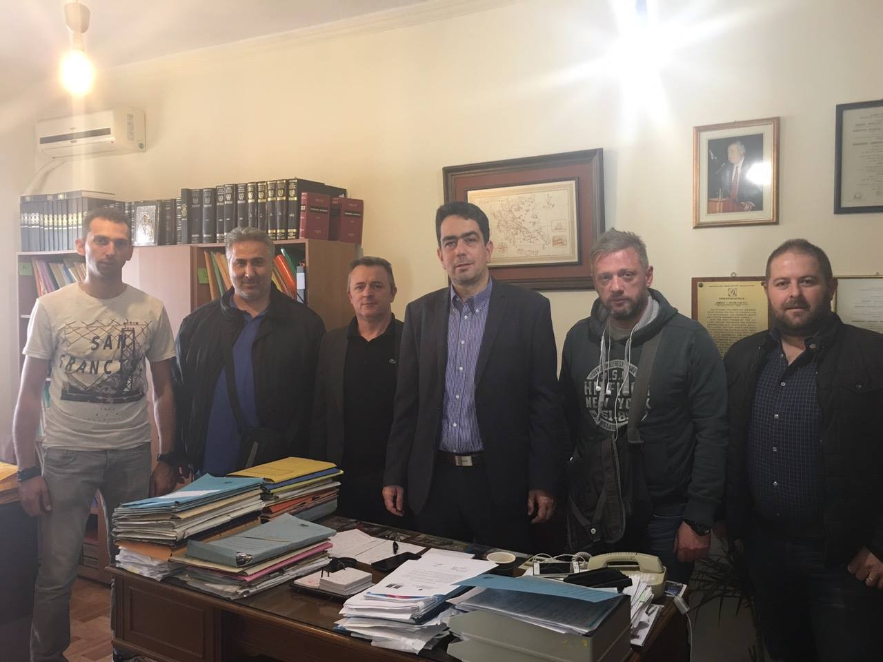 Συνάντηση-με-βουλευτη-Θεοφύλακτο